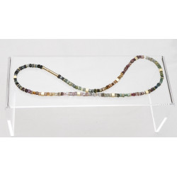 Würfelspiel: Turmalin-Kette in all ihren Farben