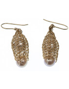 Süßwasserperlen im Goldnetz