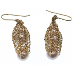 Süßwasserperlen im Goldnetz