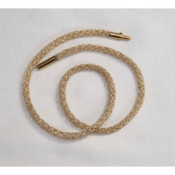 Die klassisch Kurze in Gold