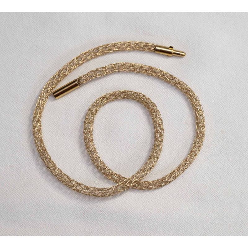 Die klassisch Kurze in Gold