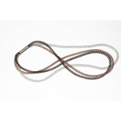 Drei Farben mit Silber und warmen Tönen