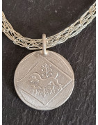 Münze an Silber-Kette